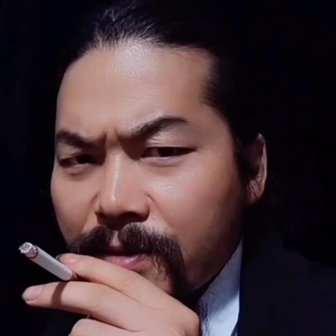 伊人造型