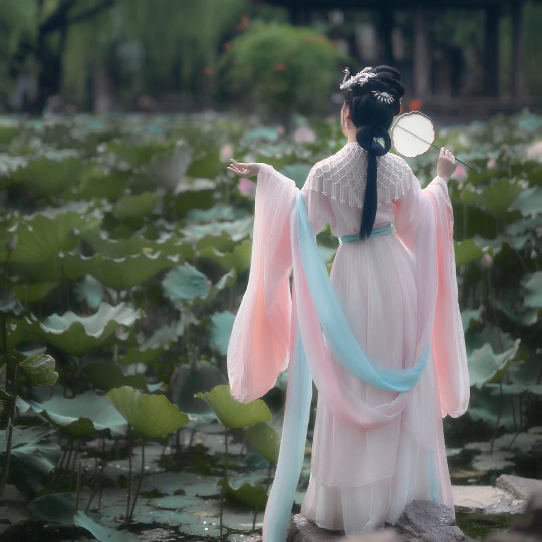 普女张
