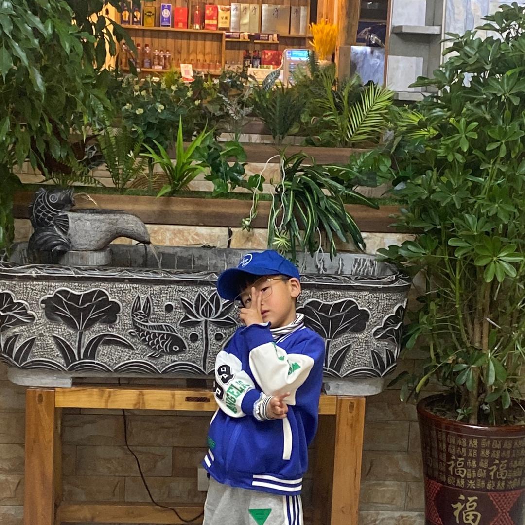 云南蒸汽石锅鱼鱼菌肴火锅店