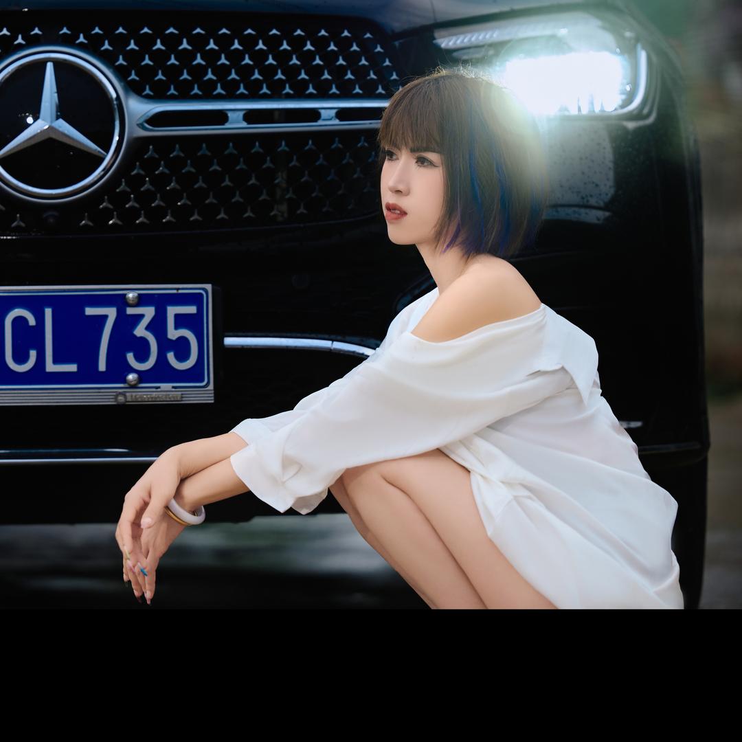 卖建材的小女子