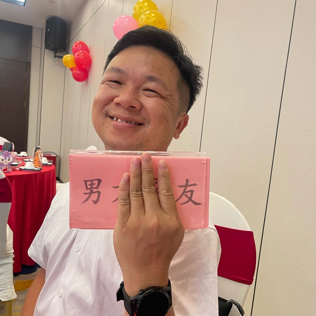 肉坤（行为艺术家）