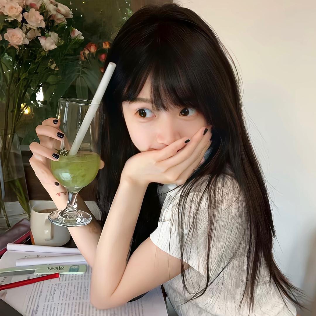 腼腆小美