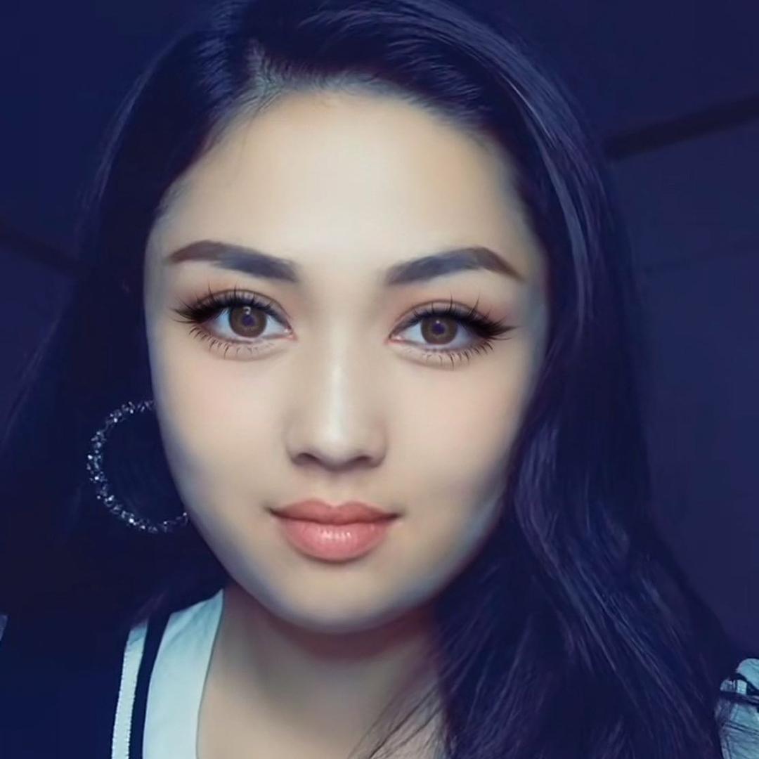 阿依努尔睫毛