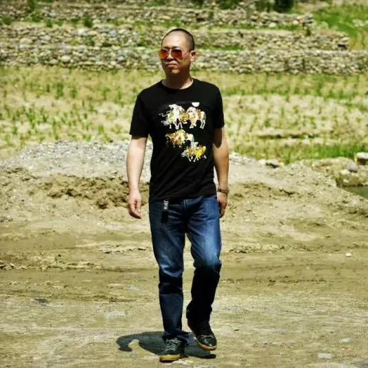 ［E］中人