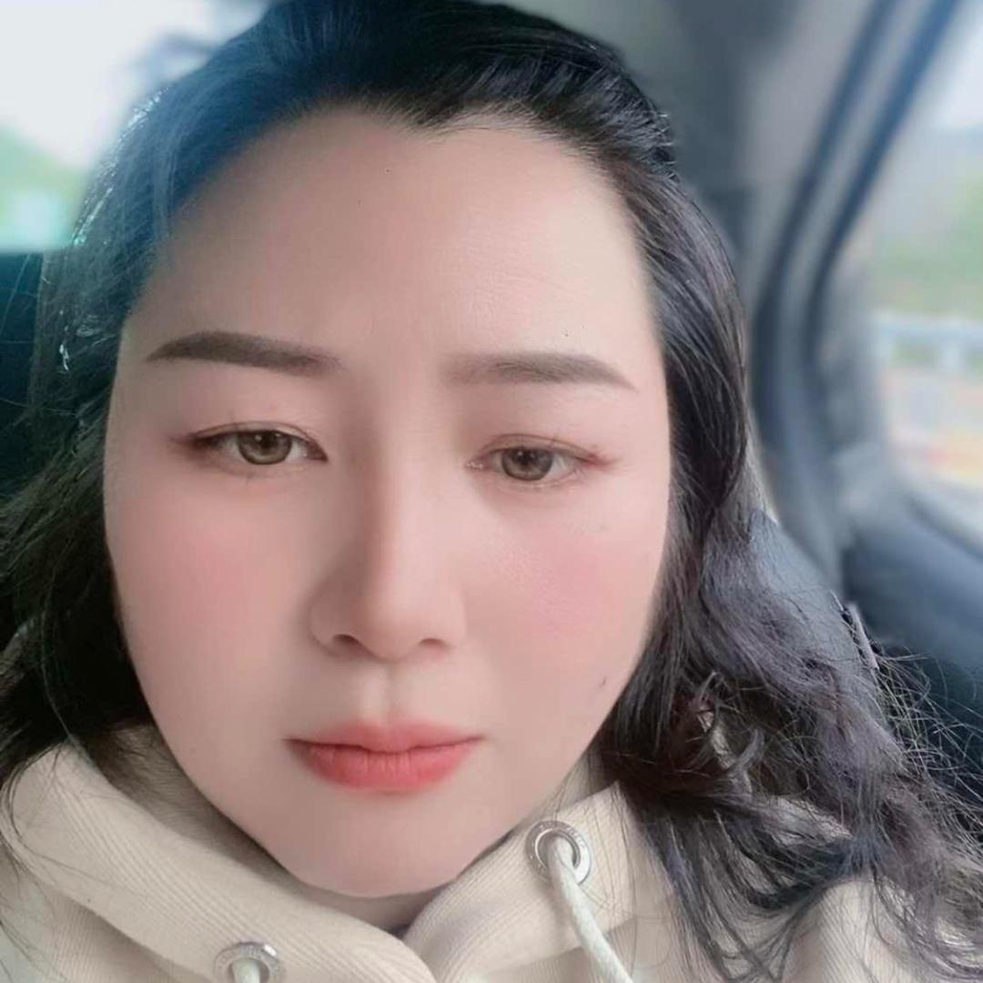 言 成 布 衣
