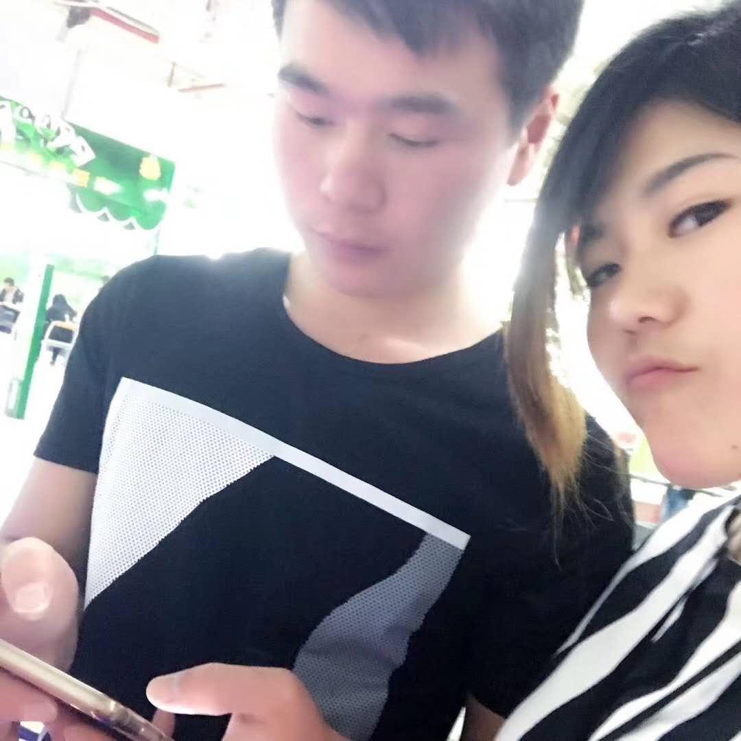 柠檬不萌但很酸