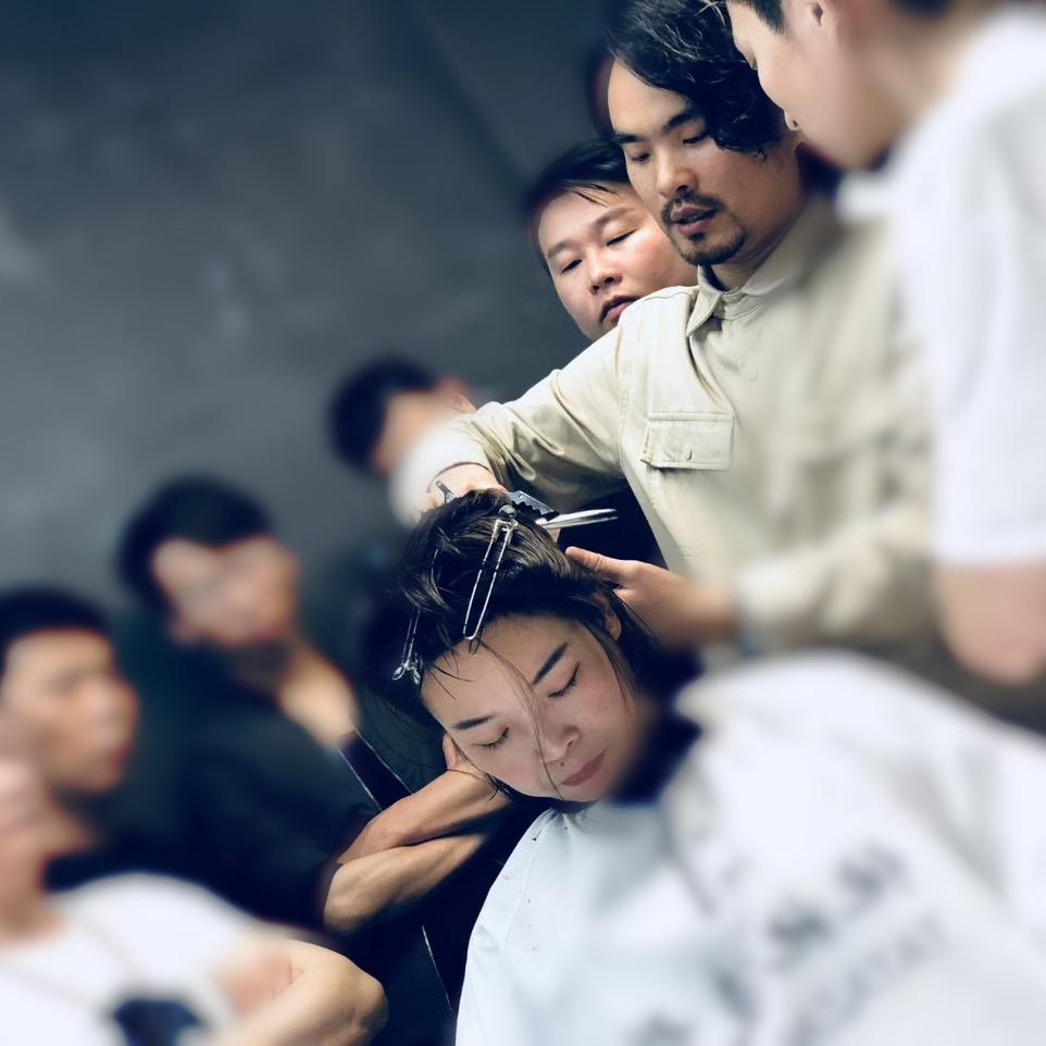 村哥思维组合剪发
