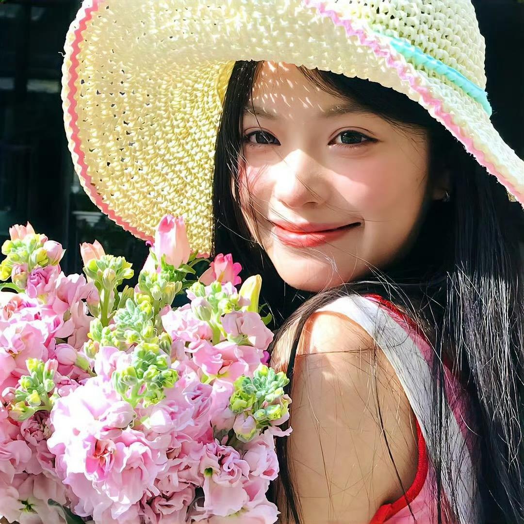 爱吃草莓小蛋糕