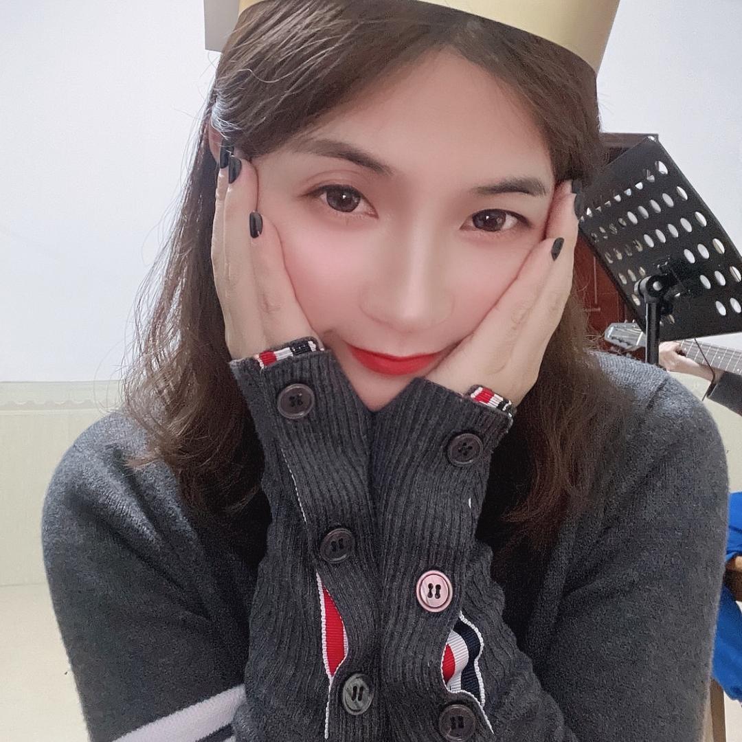 黄黄小花吖