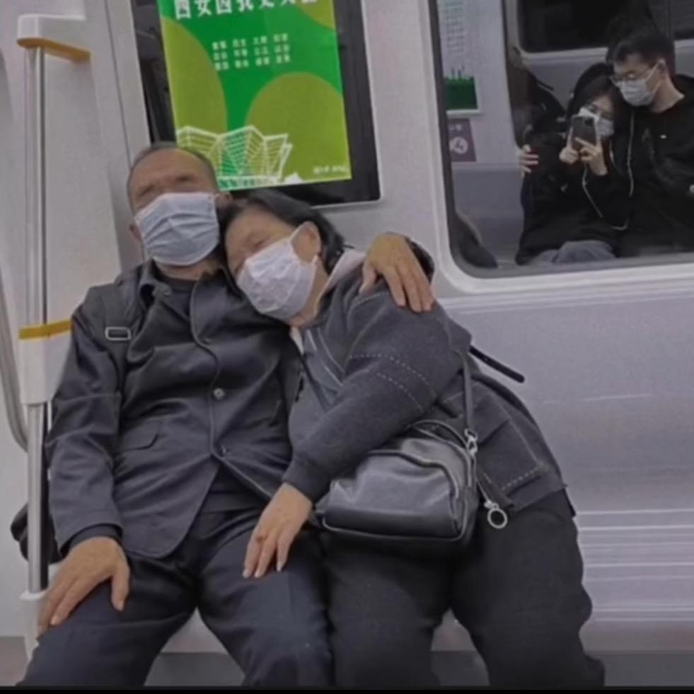 肚子.