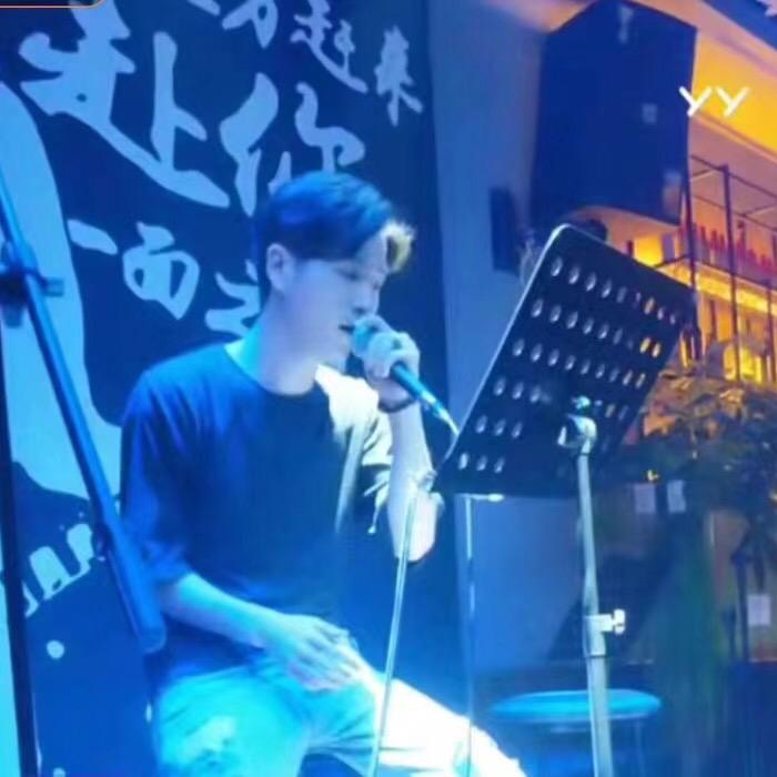 夏浩辰