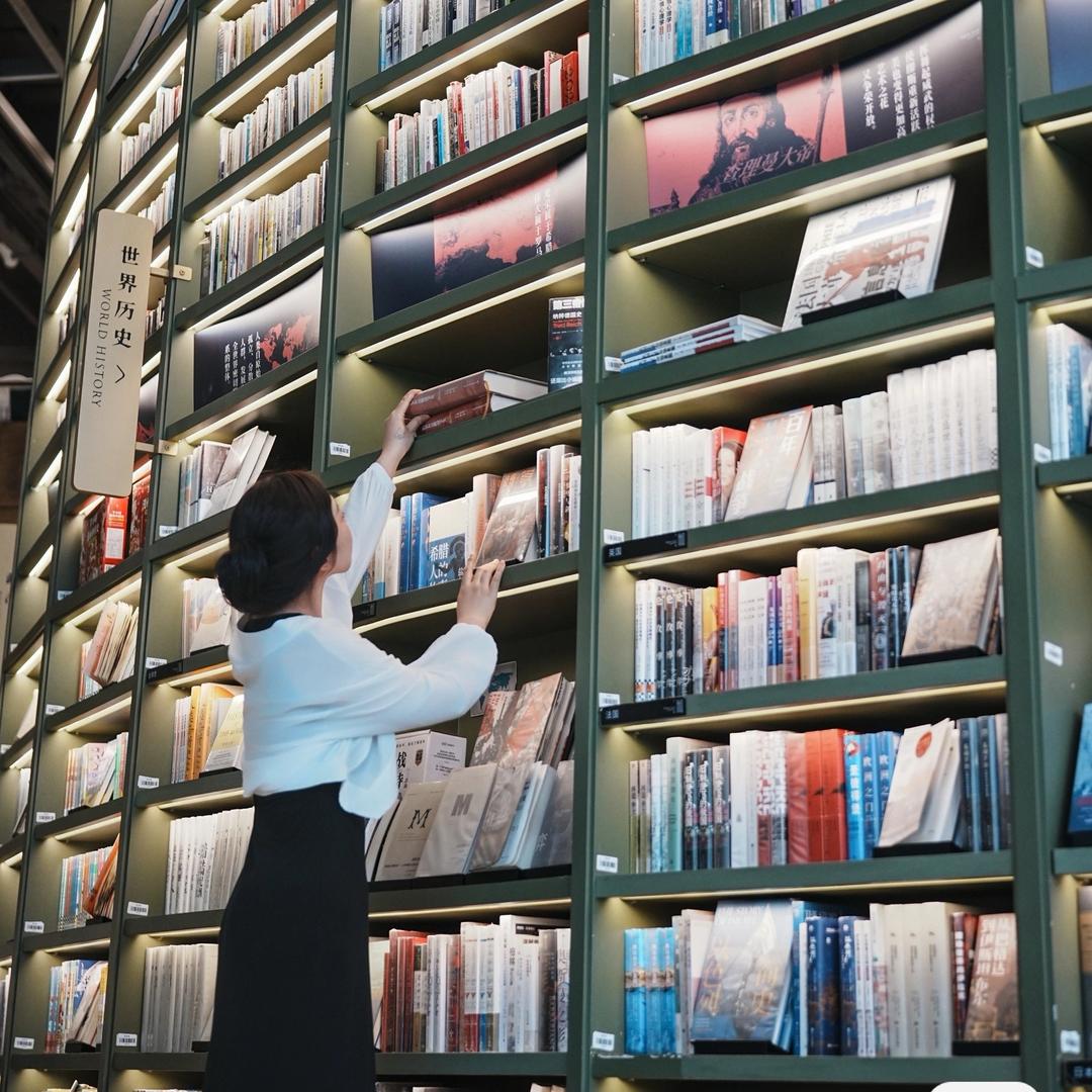 不务正业的化妆师～小宇