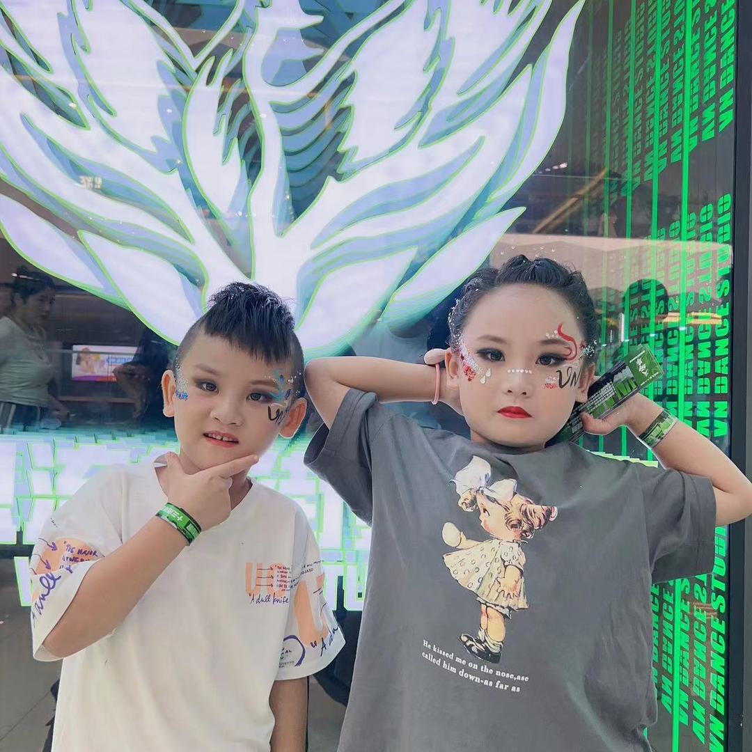 闹闹和开心