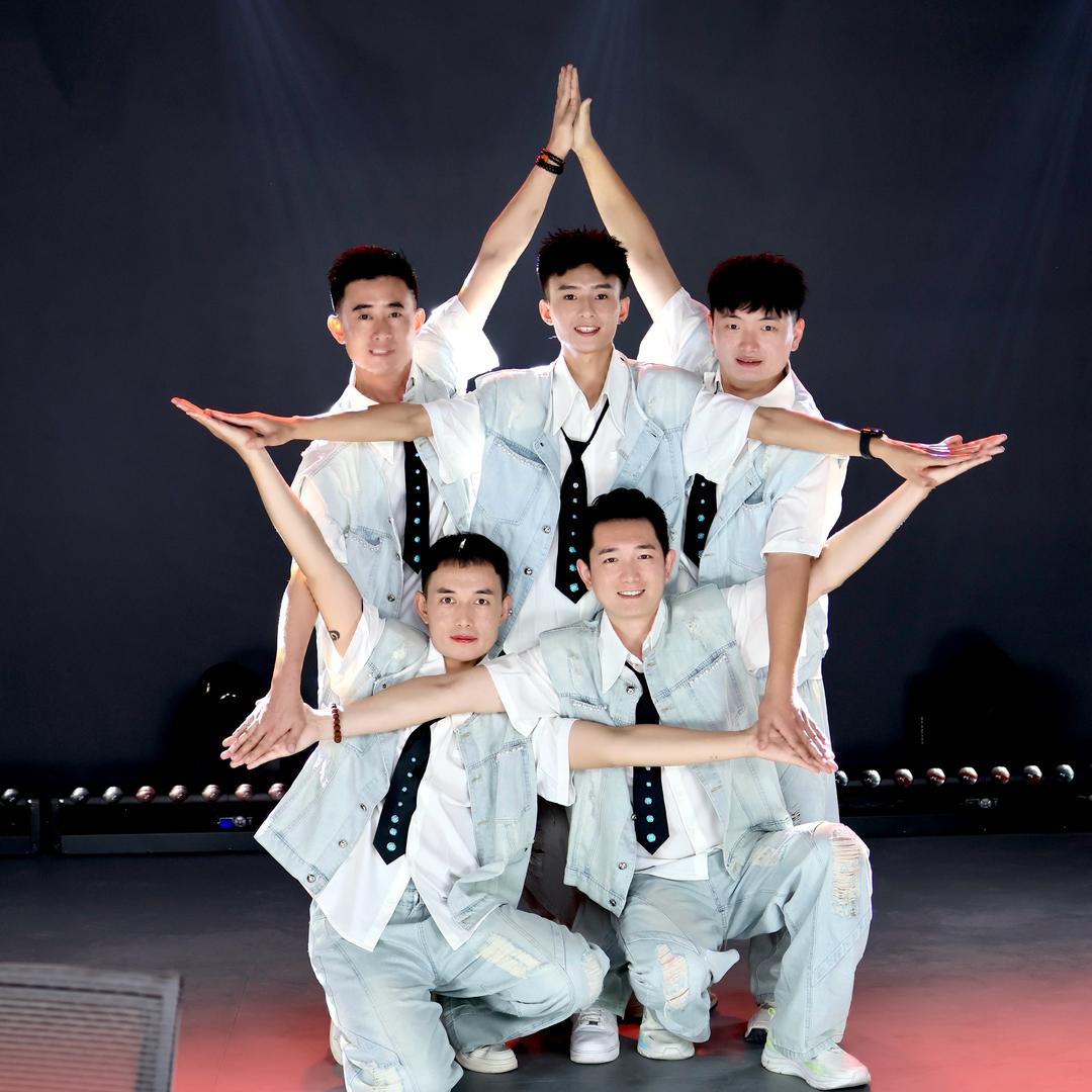 💫F5舞团(每天中午12点开播）