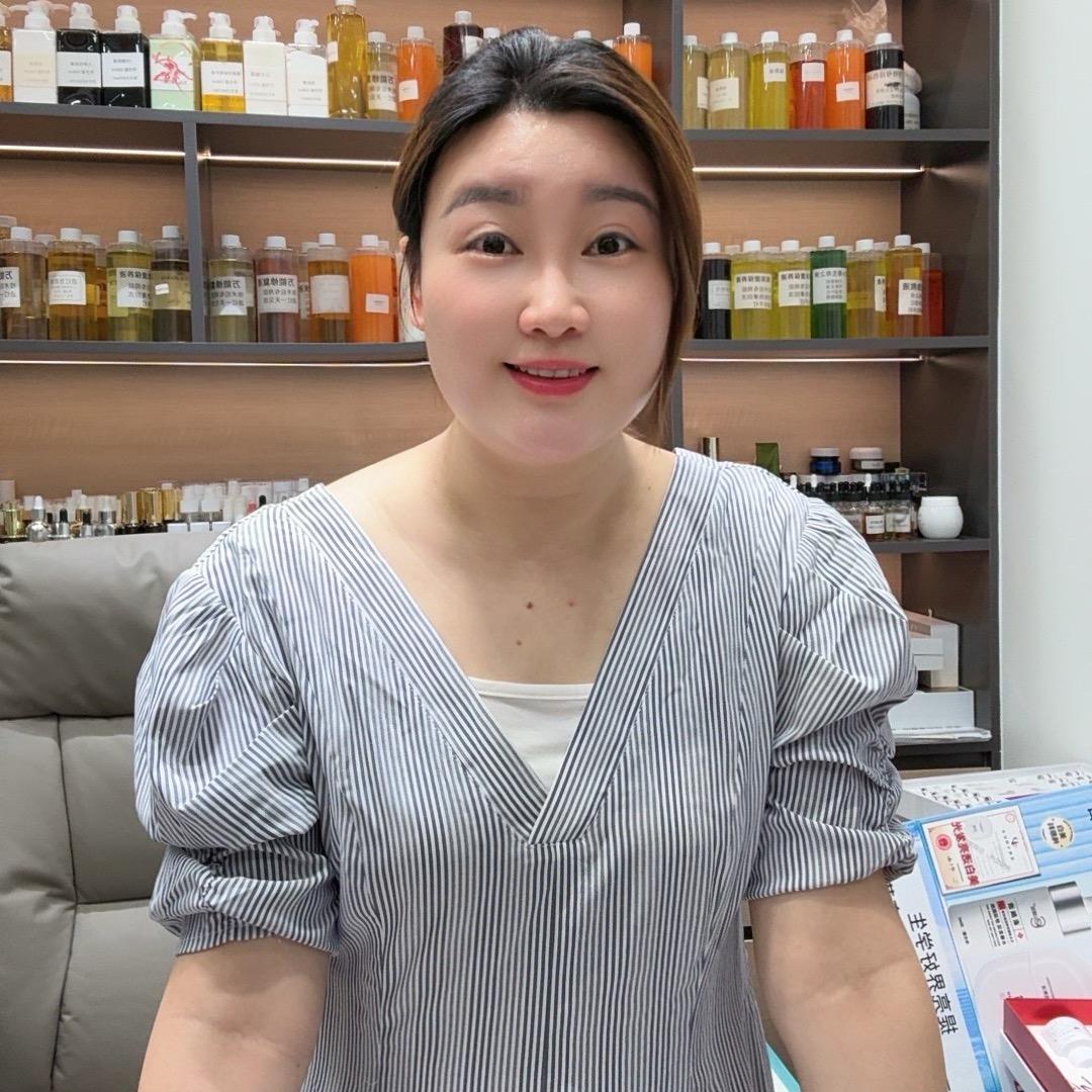 创始人云微冠
