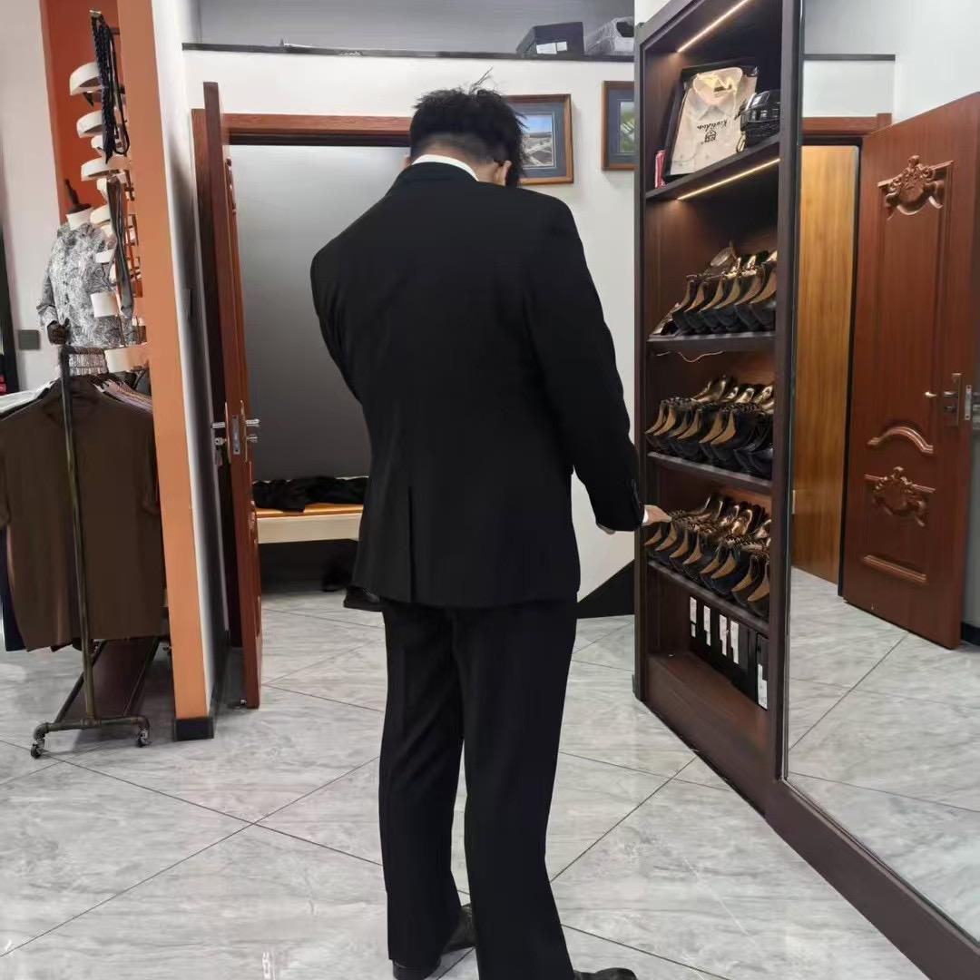 @坤 （台球打不过灰🐑）