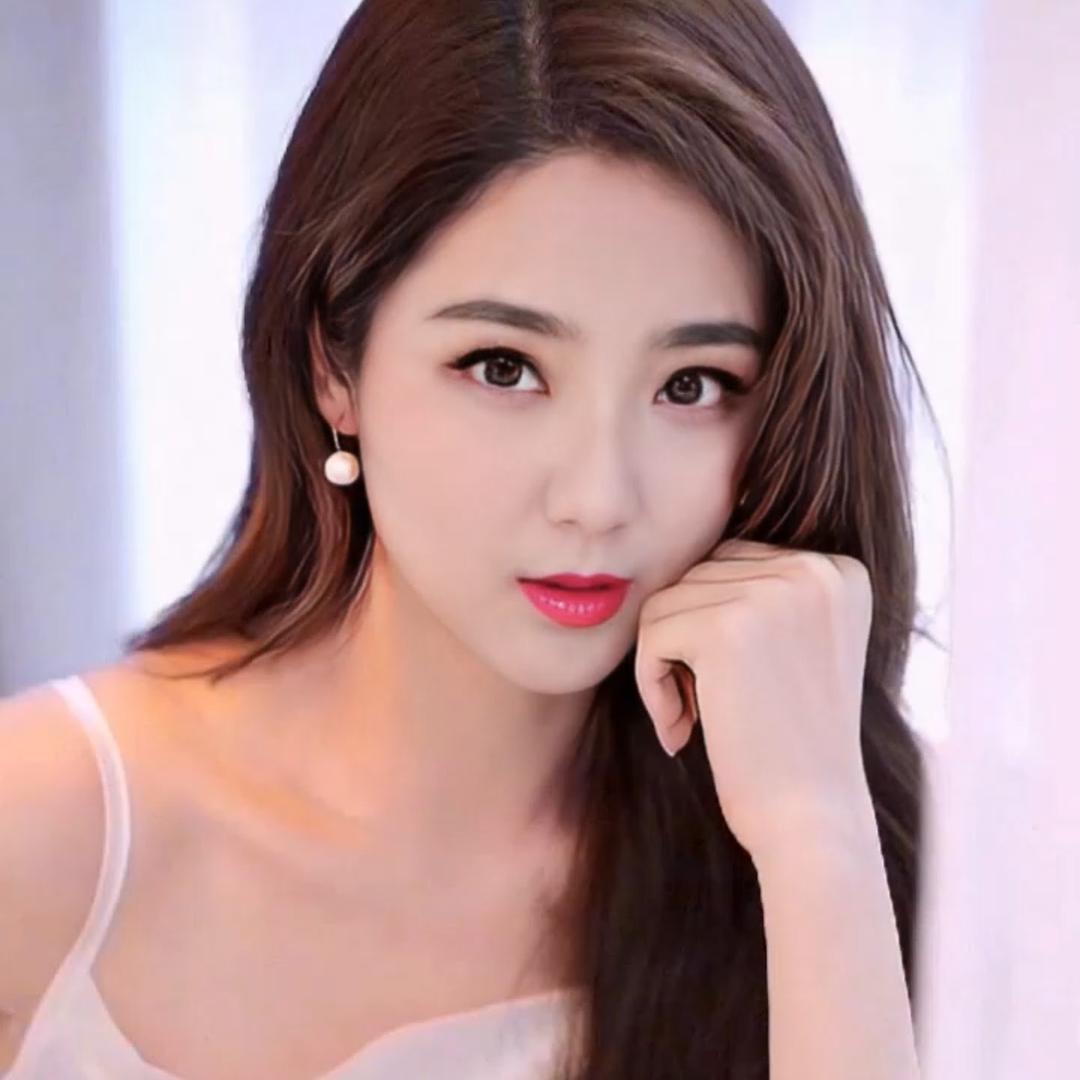 依莹轻奢大码女装