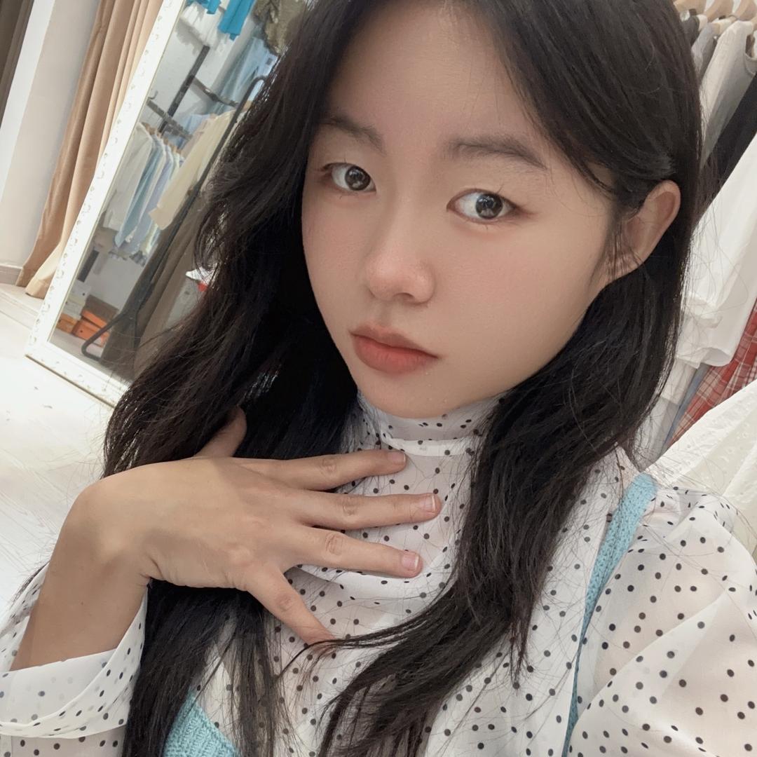 卖衣服的小姐姐