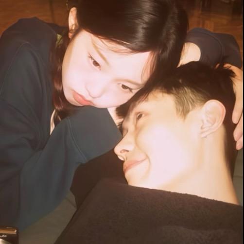 兮，