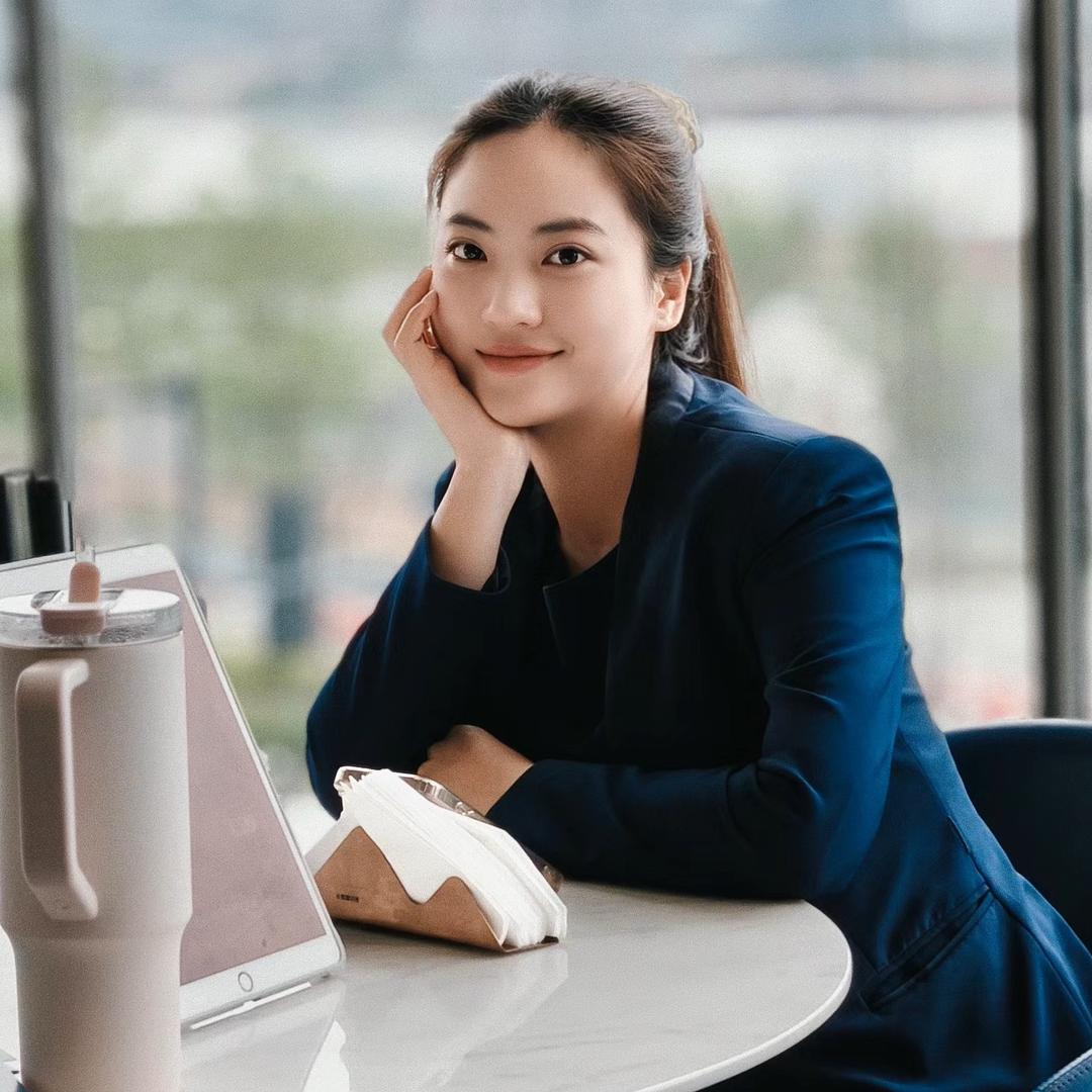 旭辉曜玥湾吴美丹