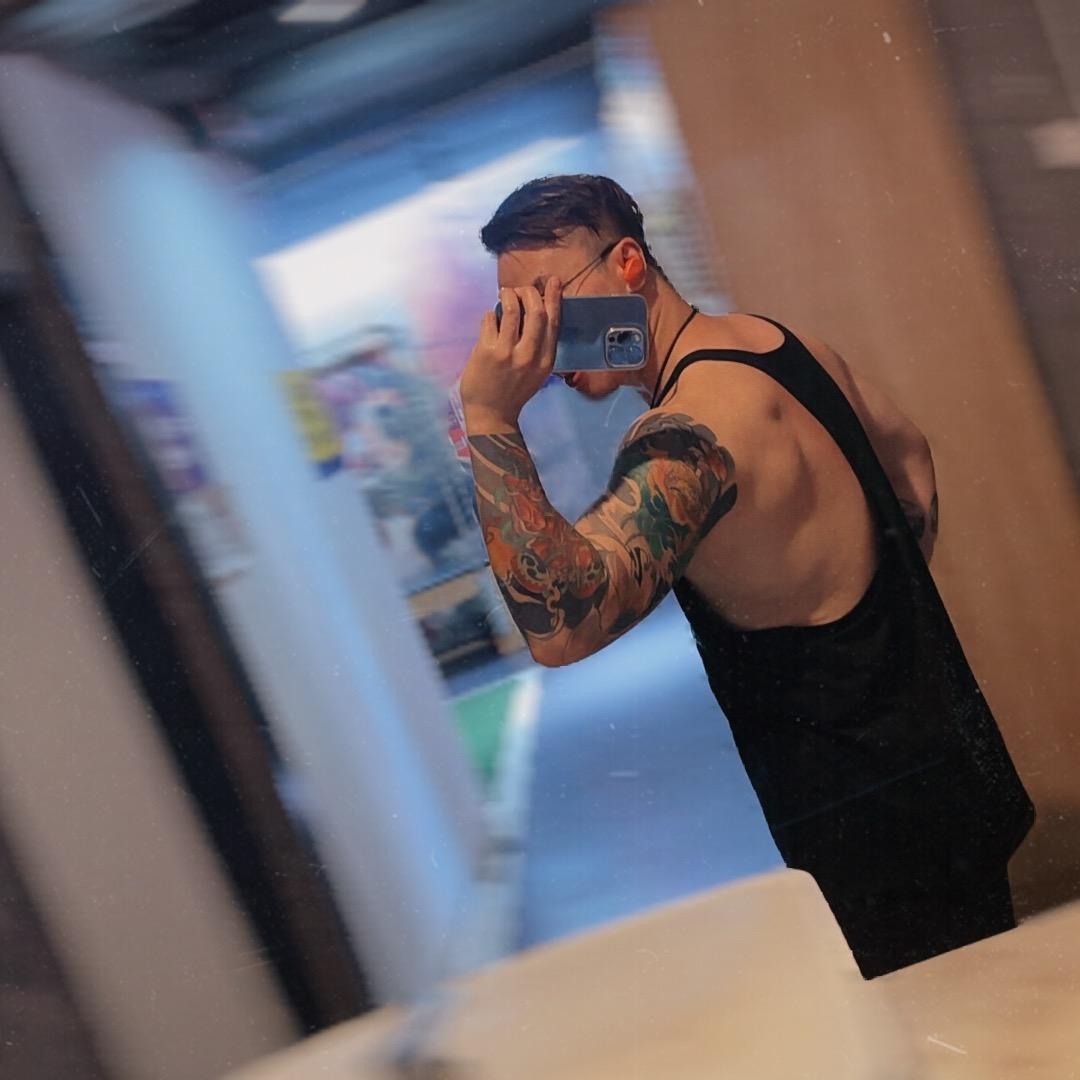 @🤓啟東～邢騷🧋