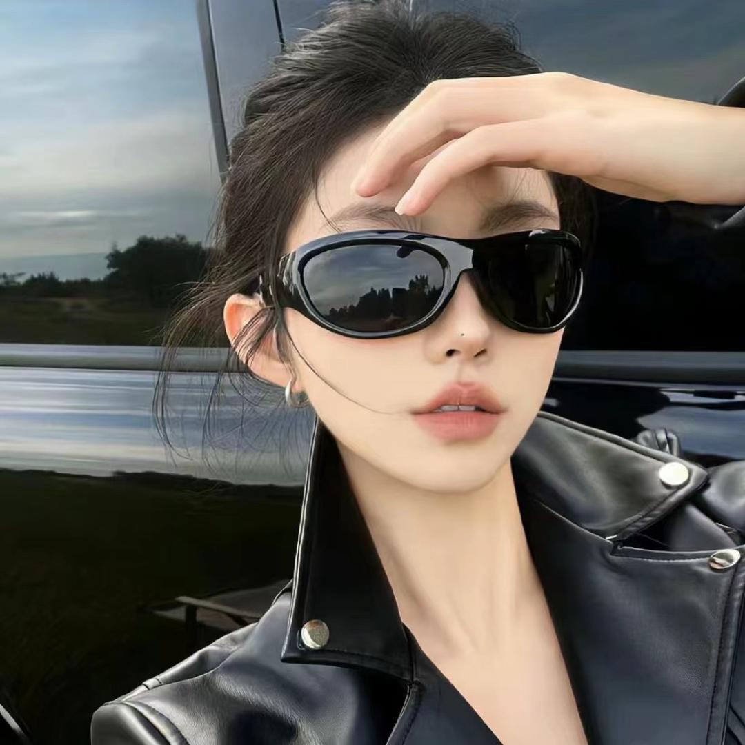 张美女：.