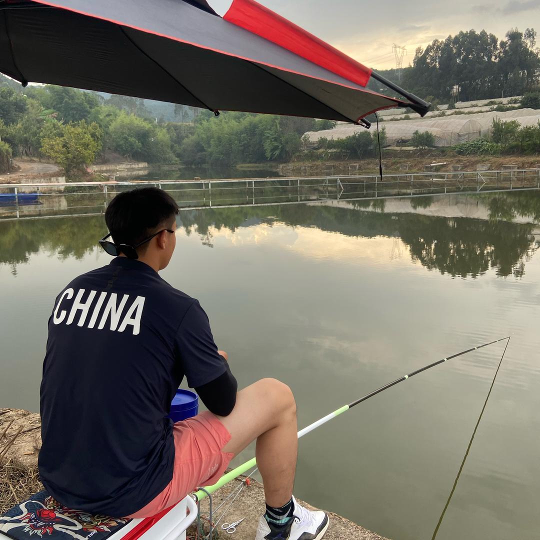 不会开钓场的小富