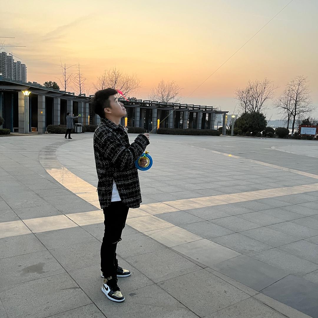 小何的家