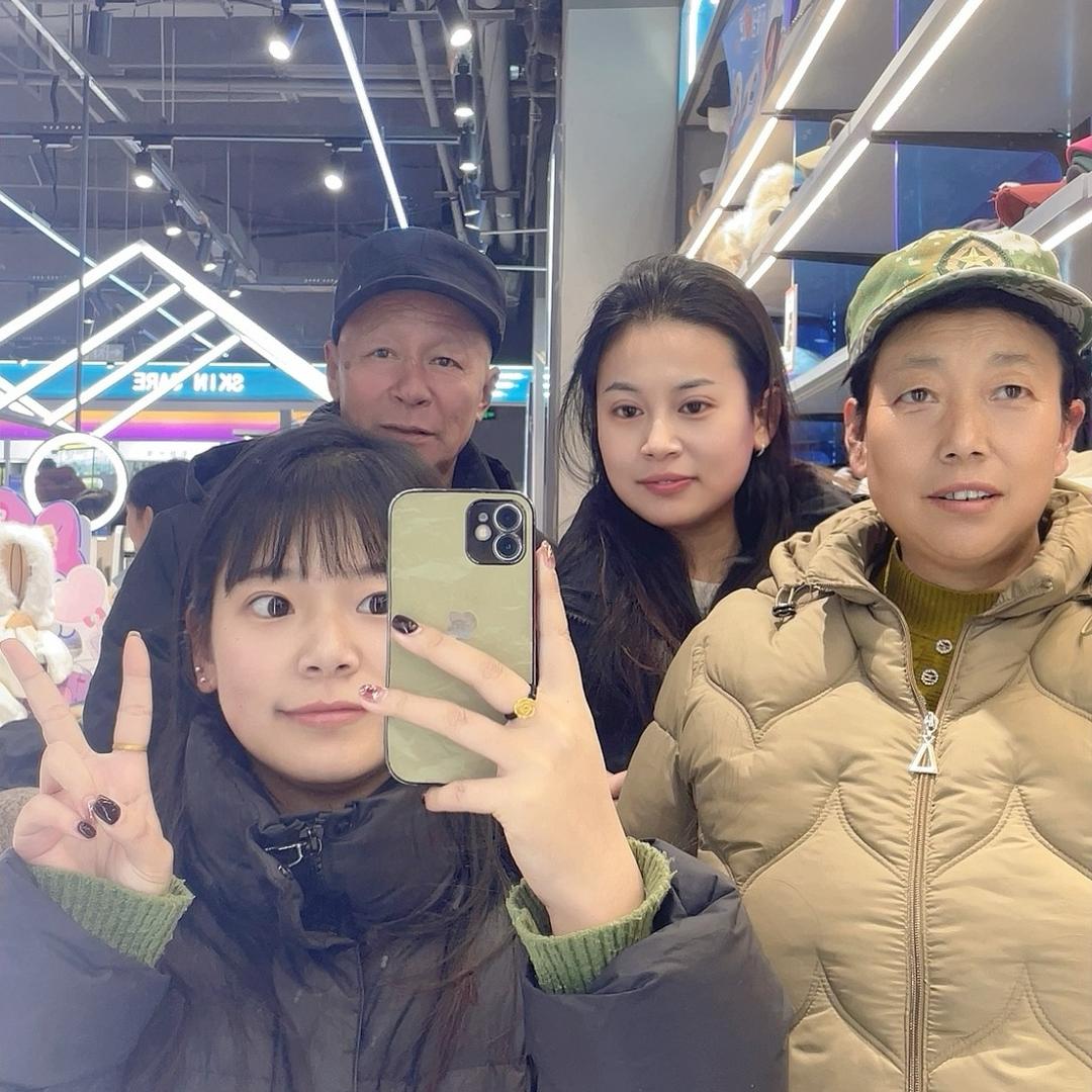 辣不吃香菜（陪爸爸打怪兽）