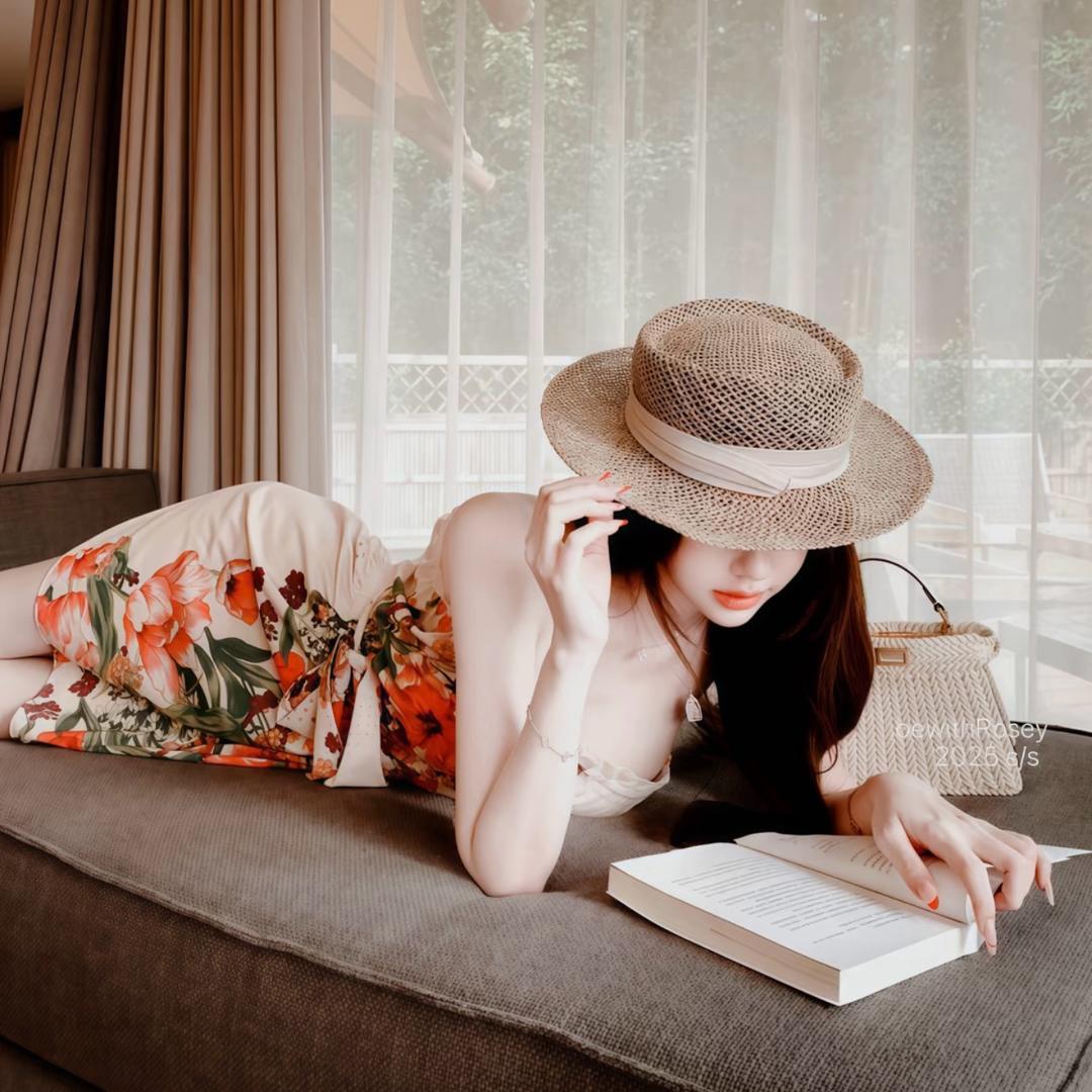 打扮成忧郁总裁被骂装货