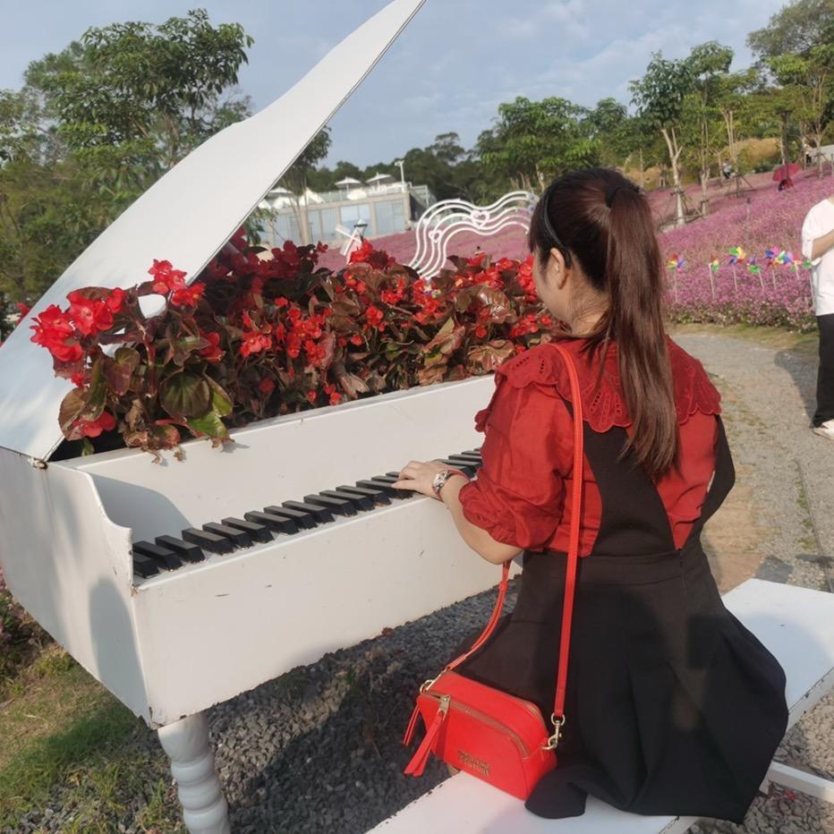 花漾年华女装小铺