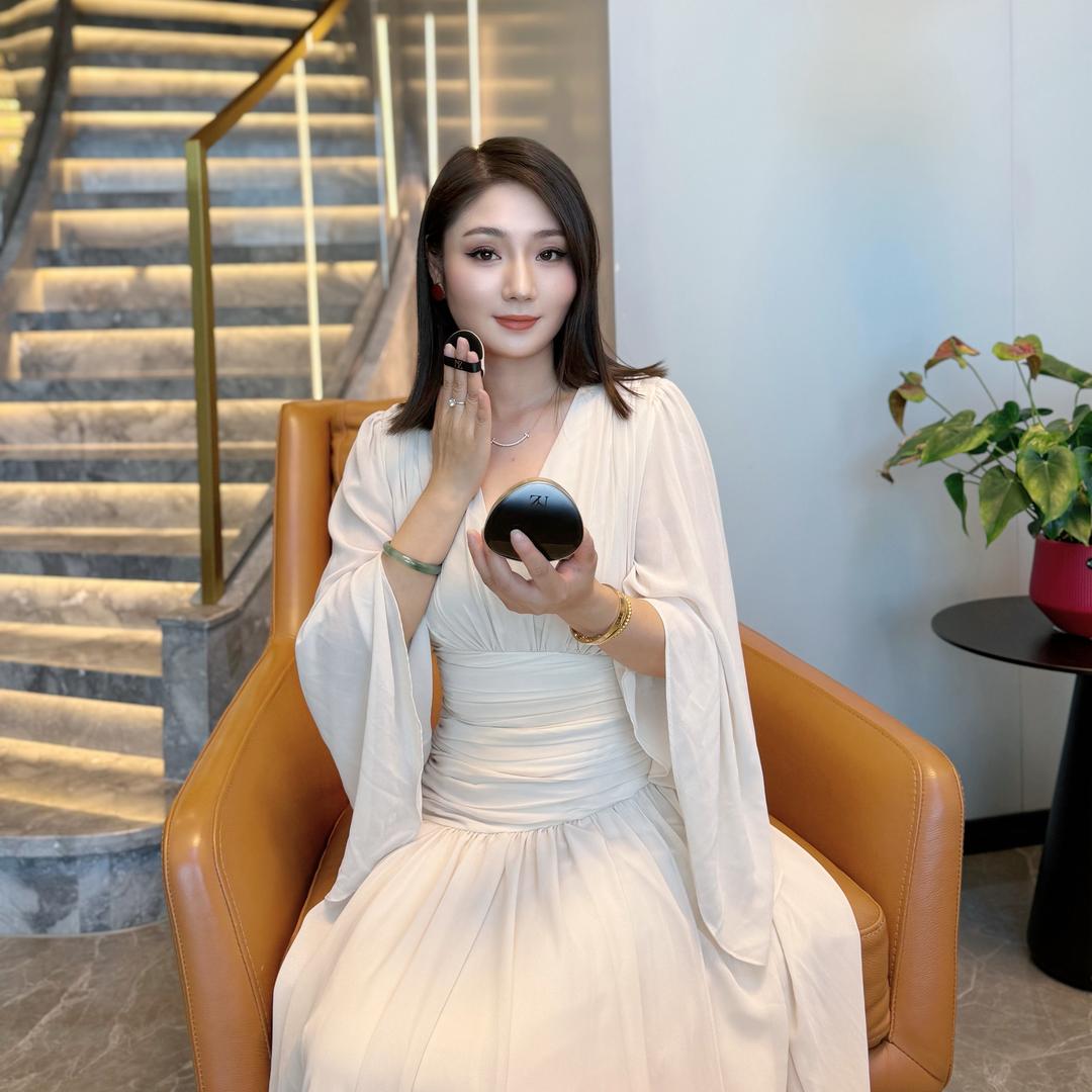 婷姐喜欢大声笑