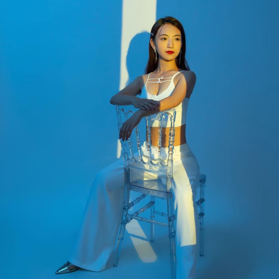 宇姐姐美臀