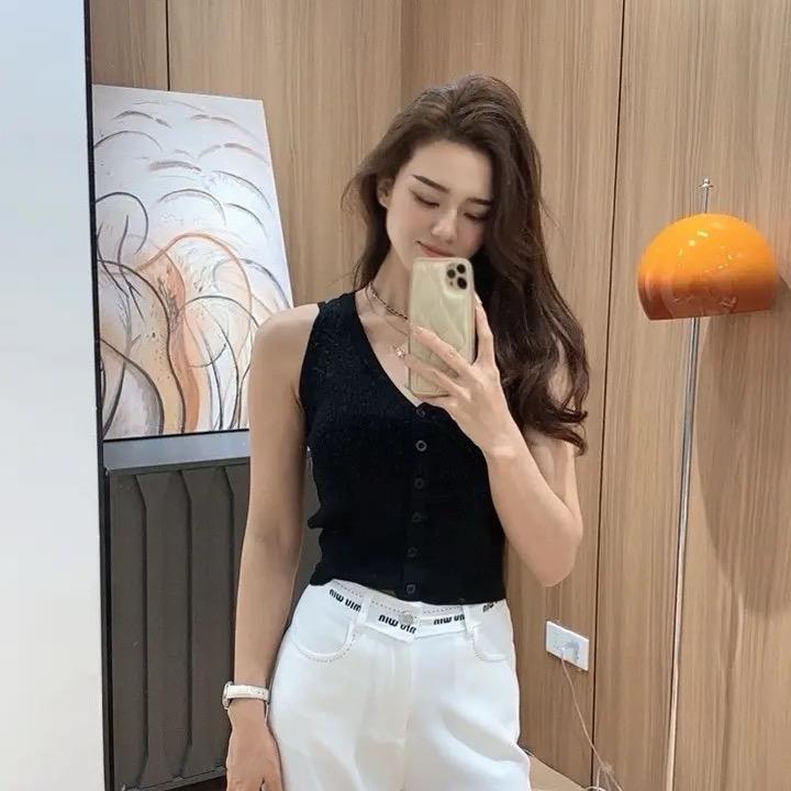 依依