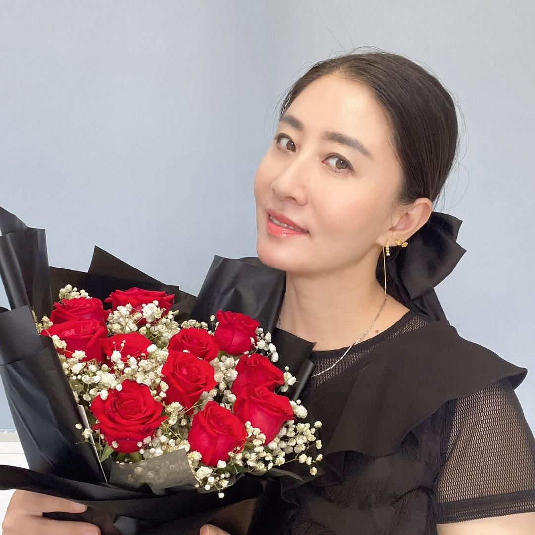 欣娜美妆