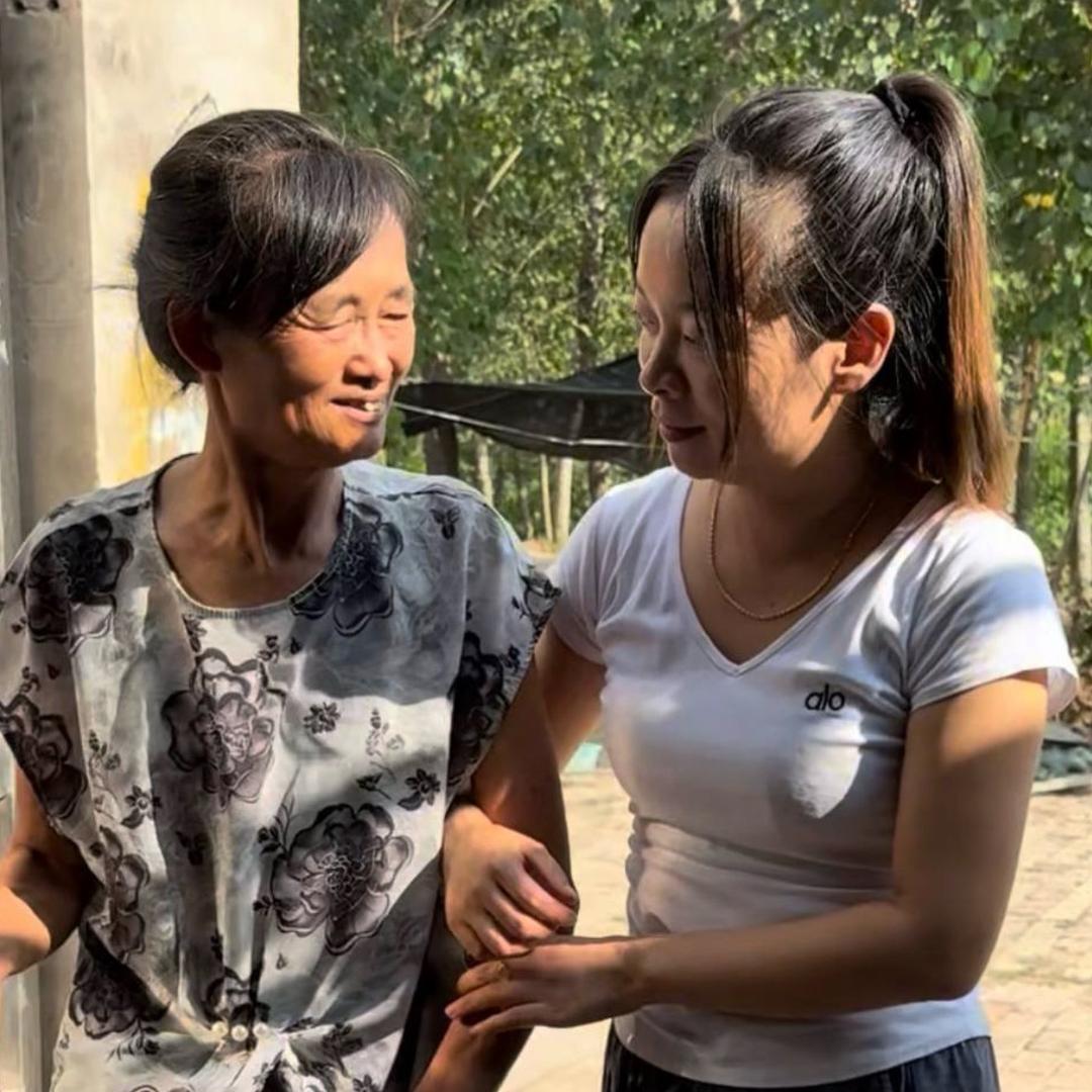 乡村岩岩一家人