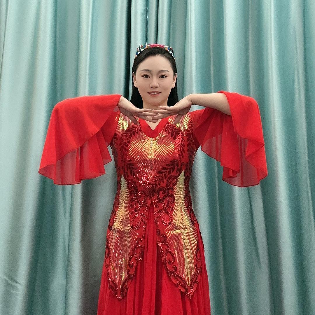 艺舞坊民族服饰店