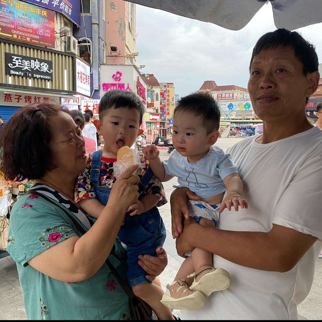 于嬷嬷一家人