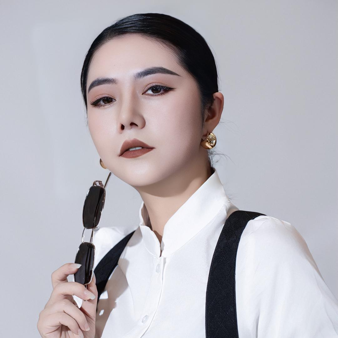 大邑俪顼#素颜调肤师·大婷