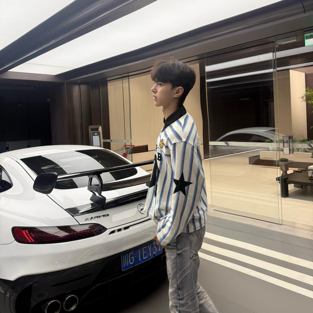 陪富婆为了生活