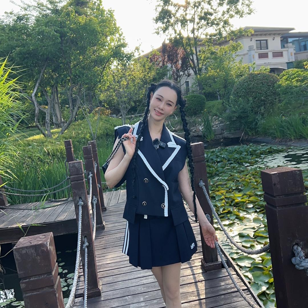 61岁的少女姐姐-笏锦