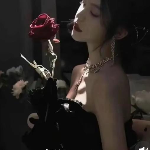心碎小猫.