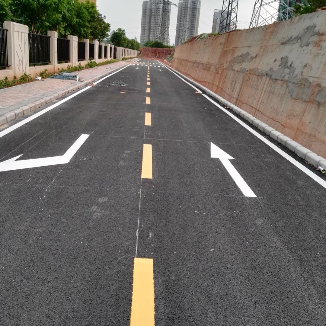 道路交通标线，交通设施。