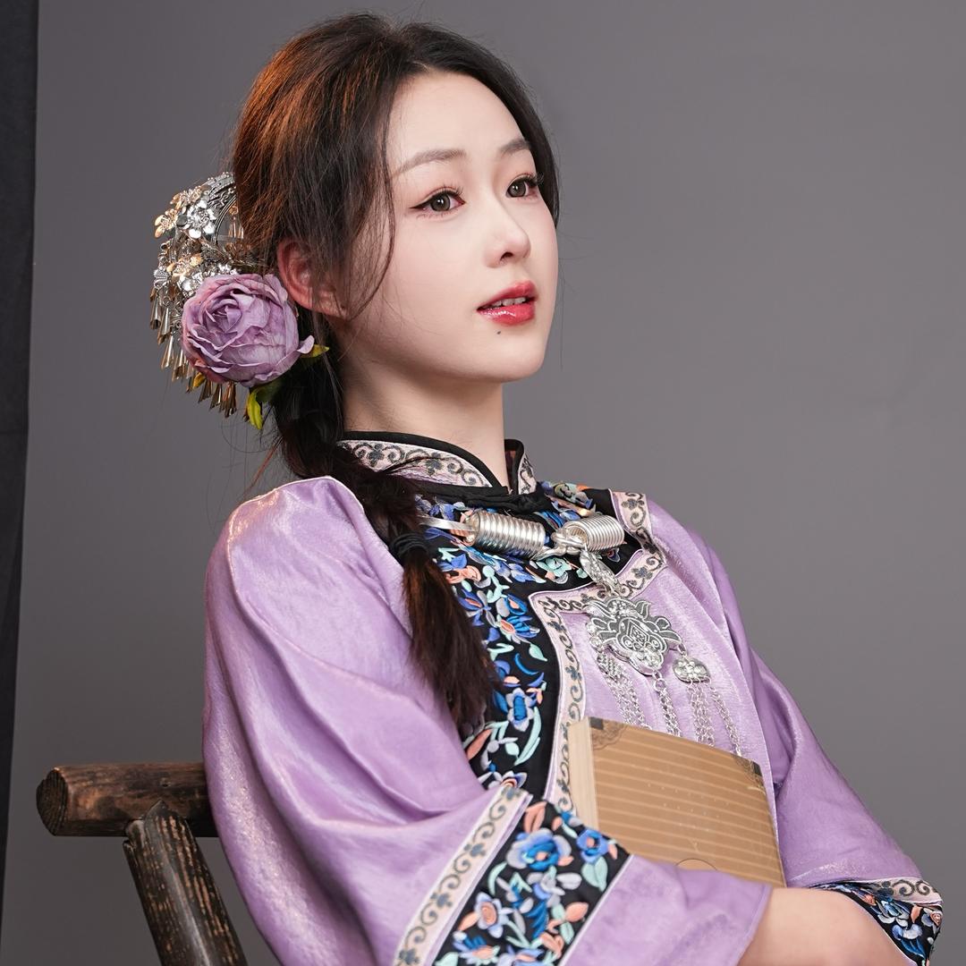 凤凰古城小婕