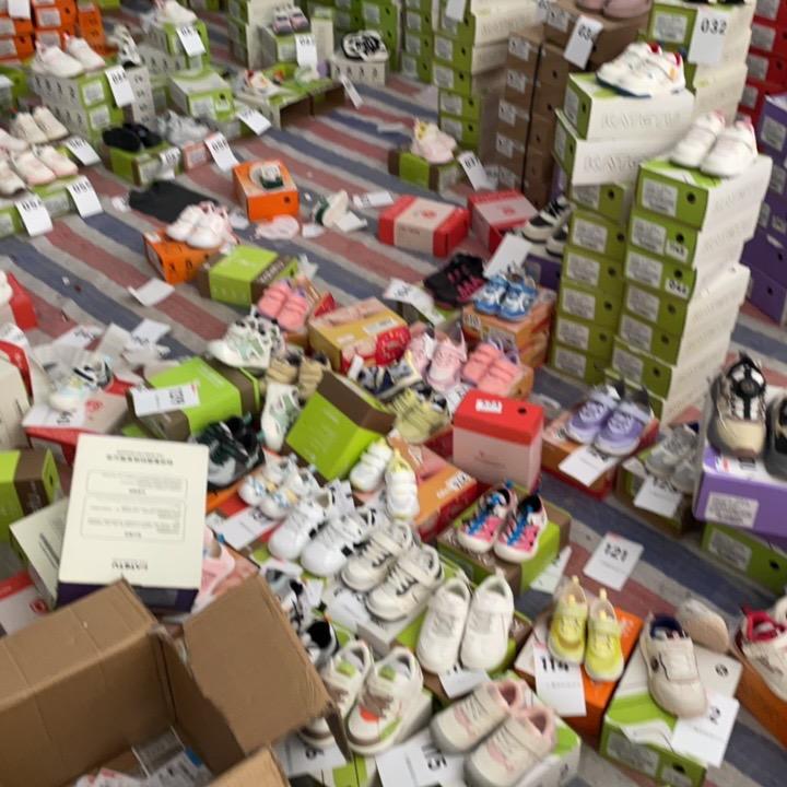 舒克童装小铺