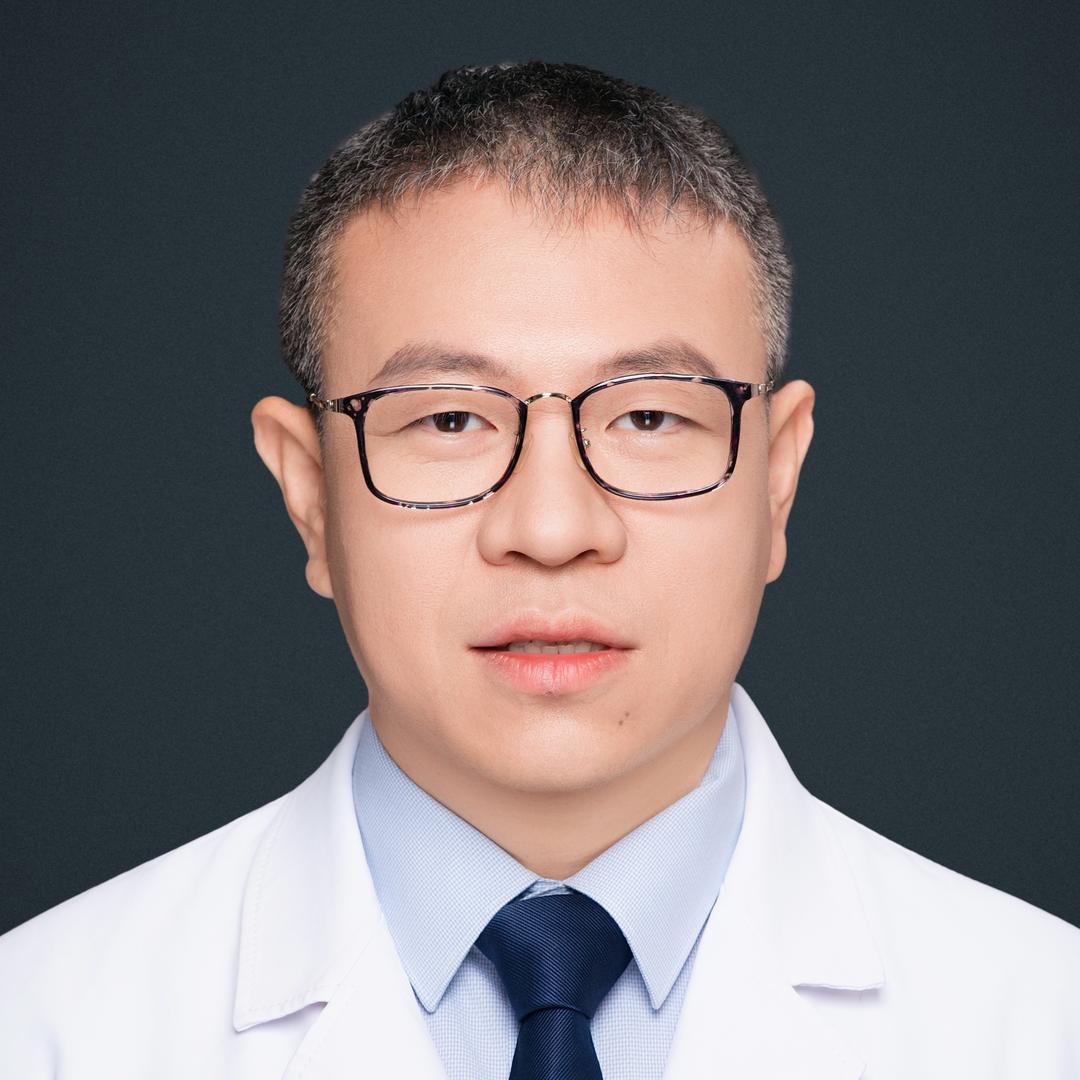 疼痛微创专家闫龙涛博士