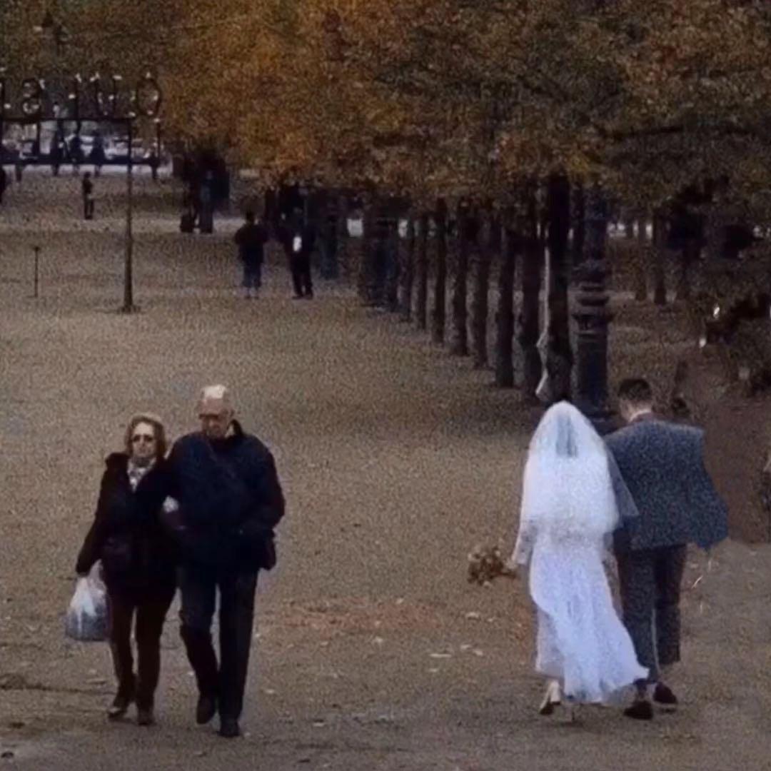 你压我胳肢窝毛了