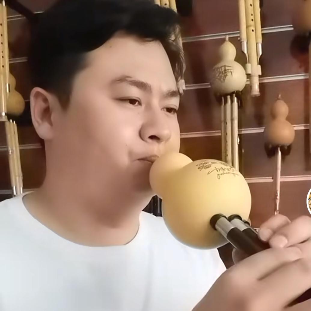 古滇丝乐民族乐器