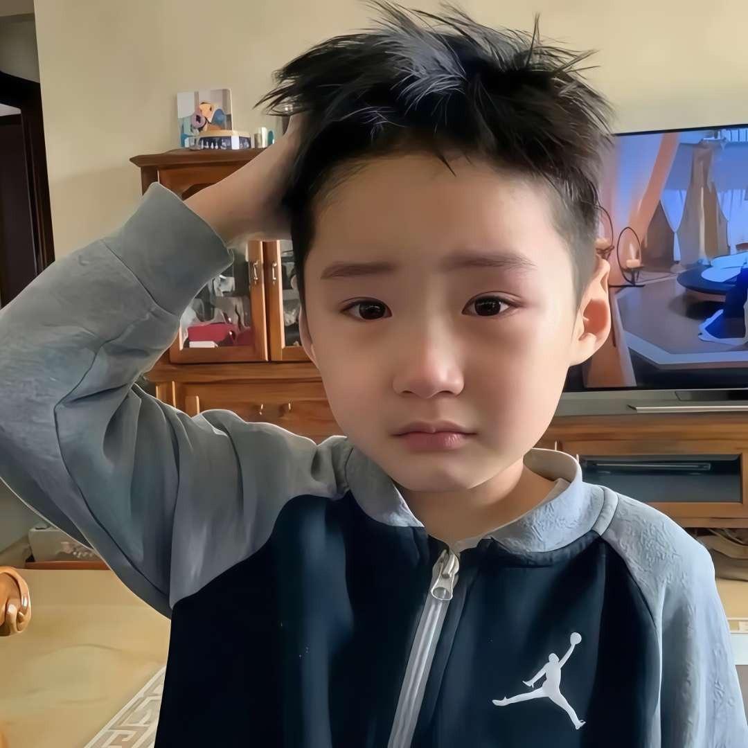 喂鸡被鸡群殴🙃