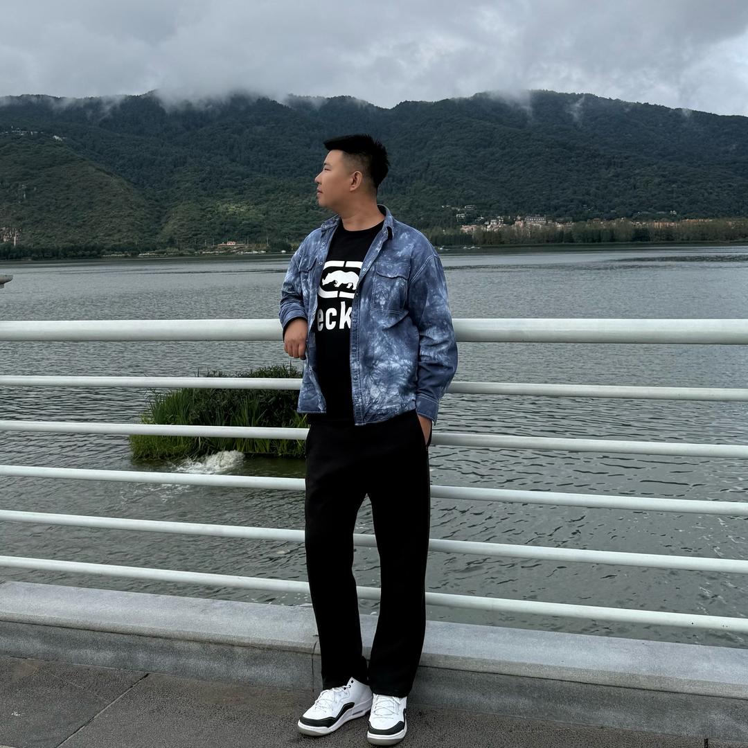 九㈧
